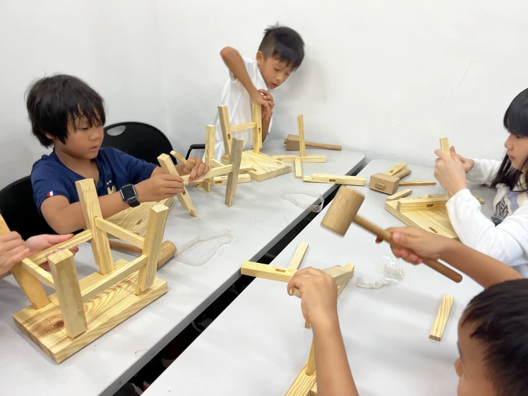 buildingStool
